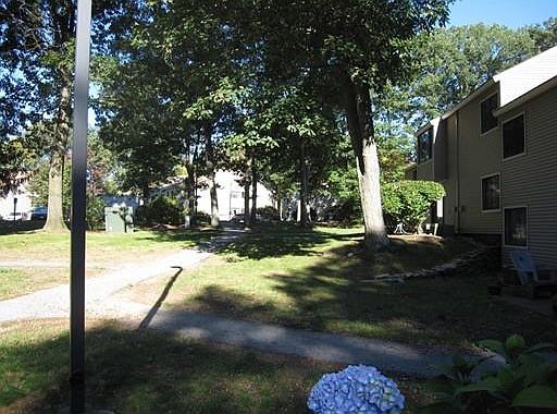 2nd image of 16 Thayer Pond Dr #10