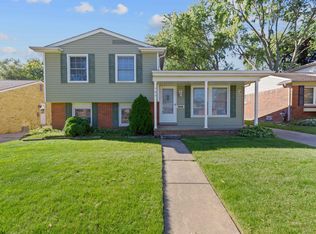 745 W Elmwood Ave, Clawson, MI 48017