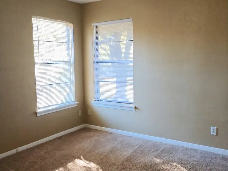 2313 Dover Rd — Photo 20