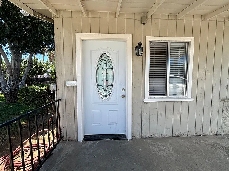 44303 Beech Ave — Photo 2