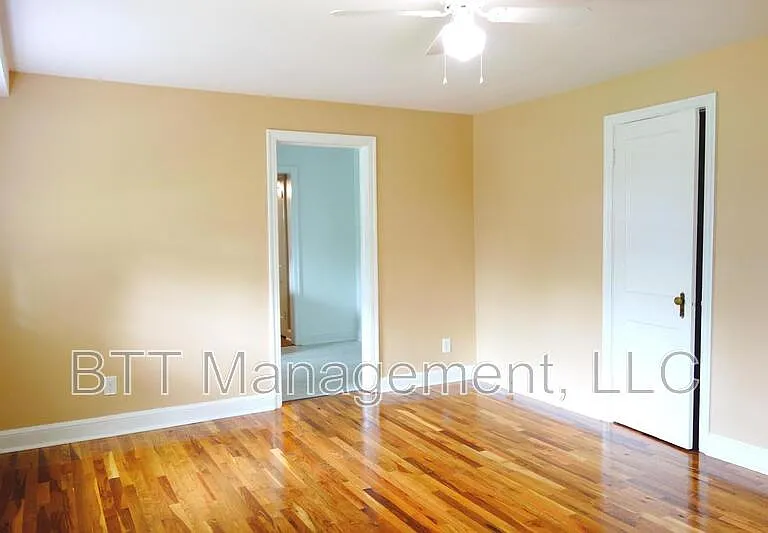 8210 Greenwood Ave #1 — Photo 1