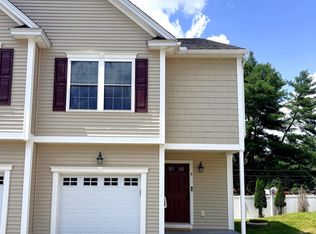 8 Cranberry Way, Manchester, NH 03109