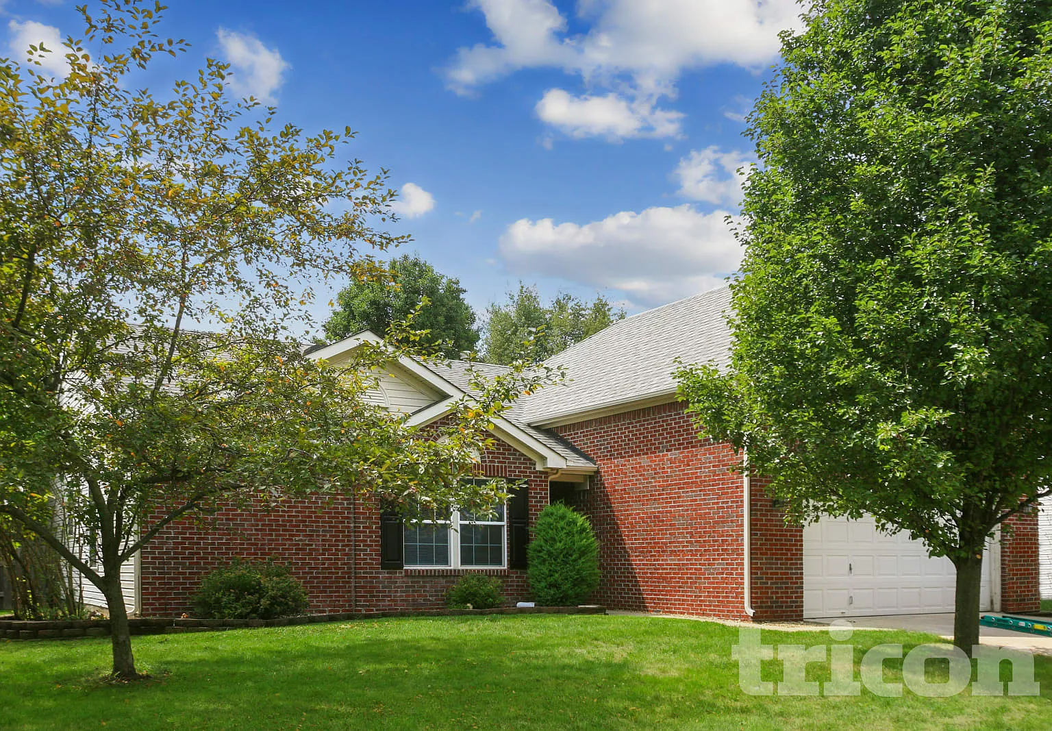 636 Weeping Way Lane Avon IN — Photo 1