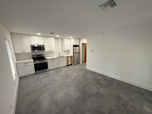 4th image of 135 Danube Ave APT 6