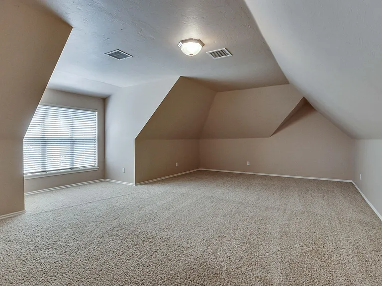 3341 Heritage Green Cir — Photo 58