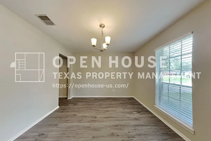 3419 Shadowcrest Ln — Photo 7