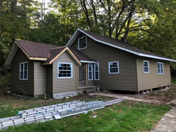 83 Beachdale Avenue, Voluntown, CT 06384