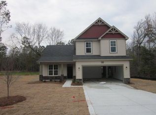 202 Wintergreen Ln, Hubert, NC 28539