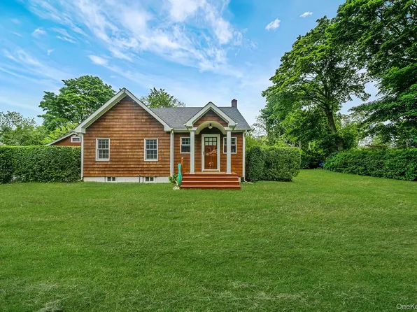 75 Champlin Avenue, Bellport, NY 11713