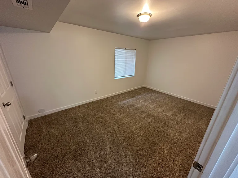 7898 N Oakwood Dr #1 — Photo 10