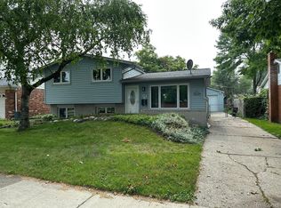 1045 Langley Blvd, Clawson, MI 48017