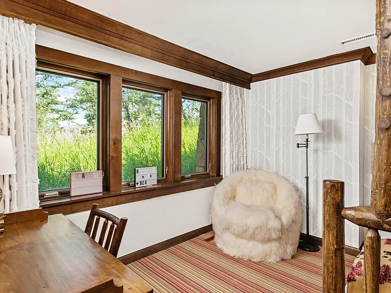 565 N Starwood Dr — Photo 22