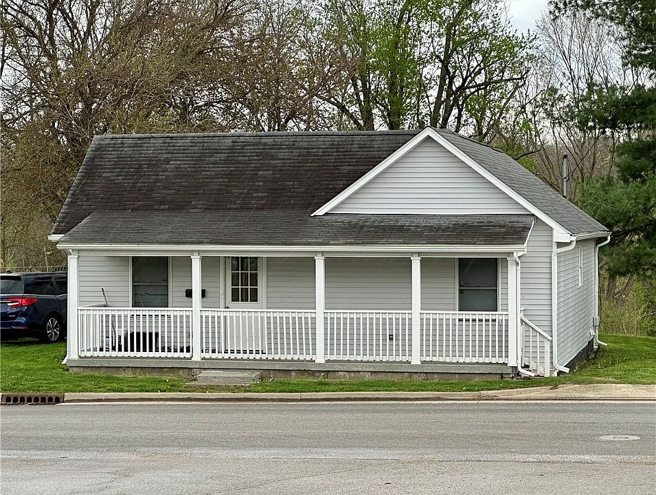 1st image of 701 E Hackberry Street