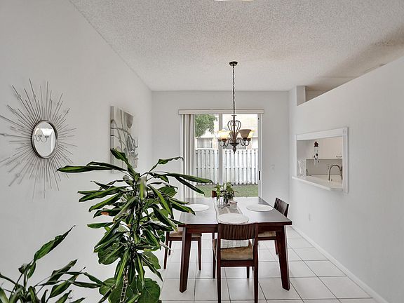 3rd image of 15433 NW 12th Place