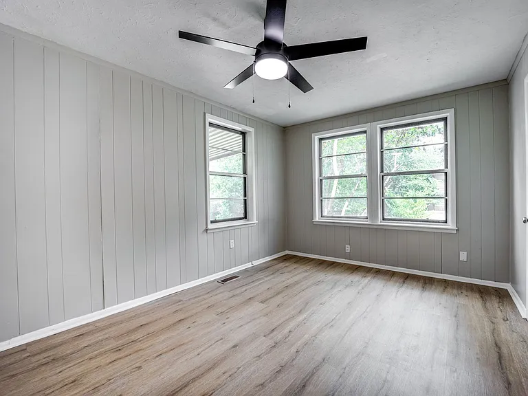 2823 Independence St — Photo 16
