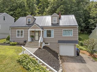 412 Lyndale Dr, Vestal, NY 13850