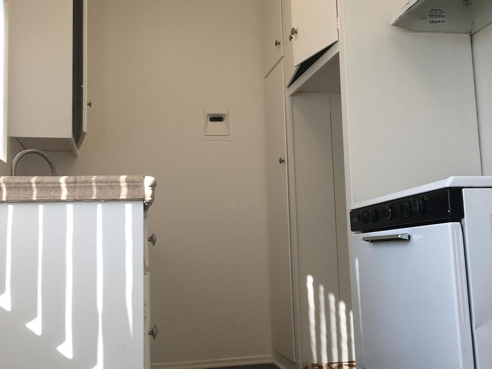 1st image of 110 N Cedar St #9