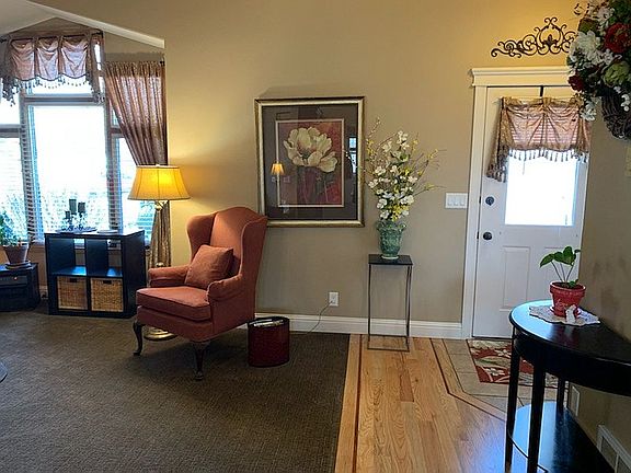 5th image of 2820 Saint Charles Ave