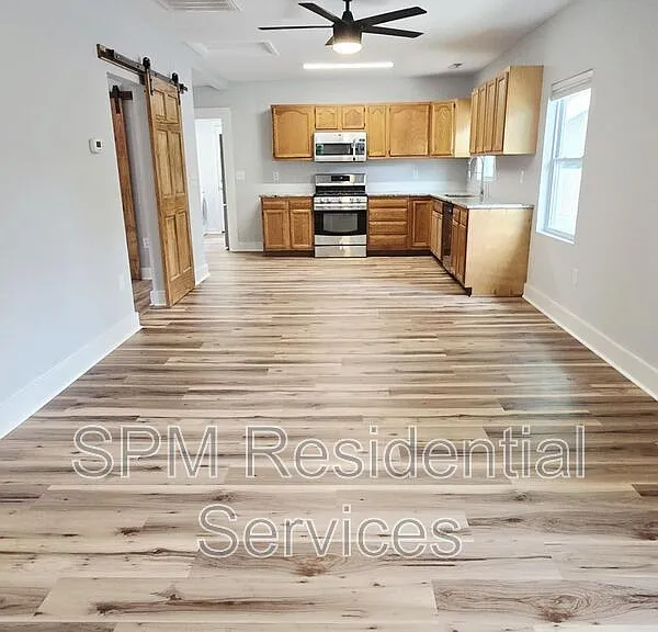 107 Myrtle Ave — Photo 4