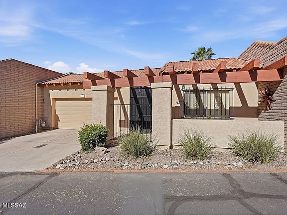 2nd image of 5779 N Camino De La Noche
