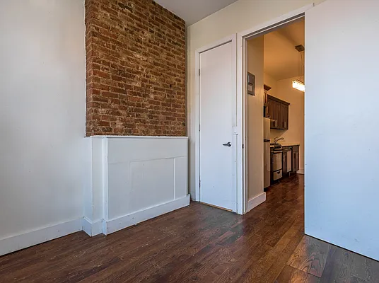 Rented by Nooklyn NYC LLC | media 8