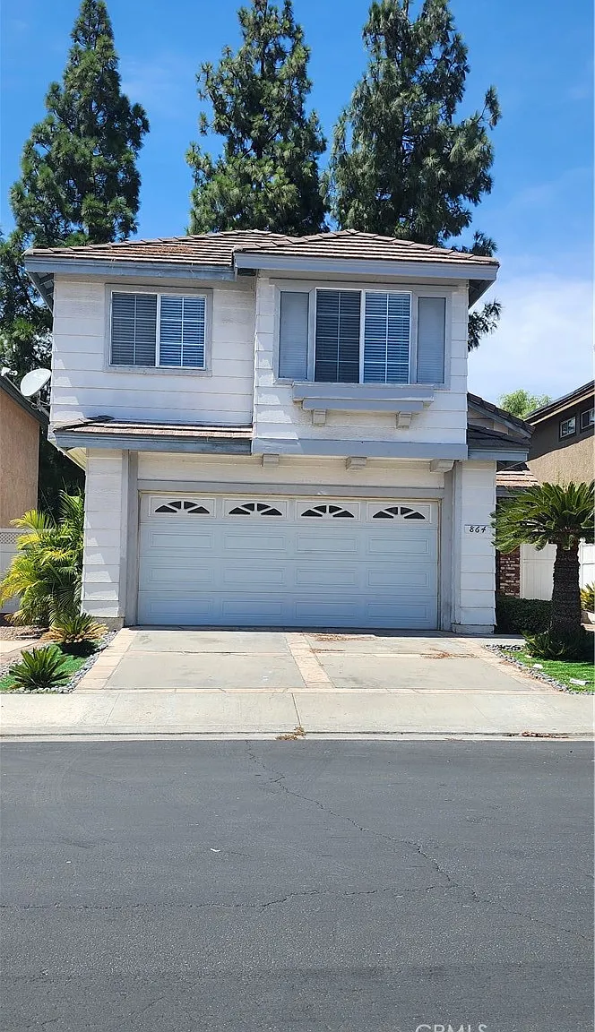 3 bed, 2.5 bath, 1769 sqft, $3,300 — Photo 2