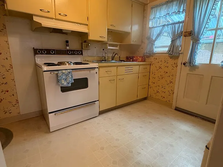 903 Green Ter — Photo 8