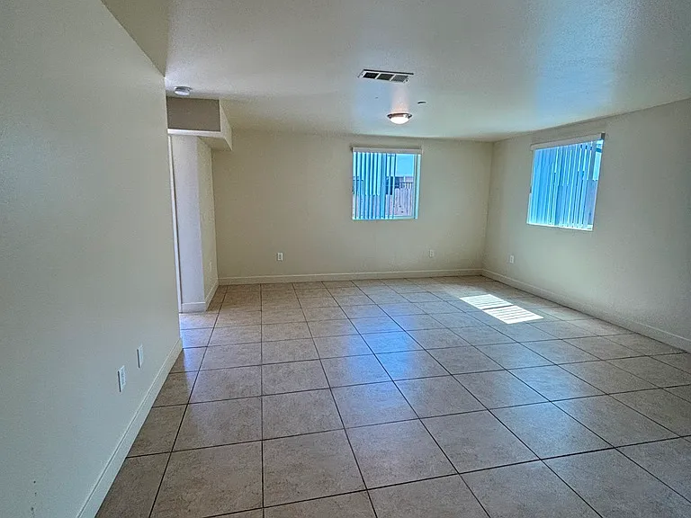 1612 N Soto St — Photo 7