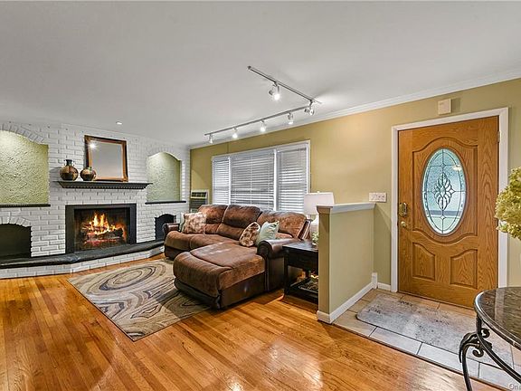 5th image of 18 N 1st St