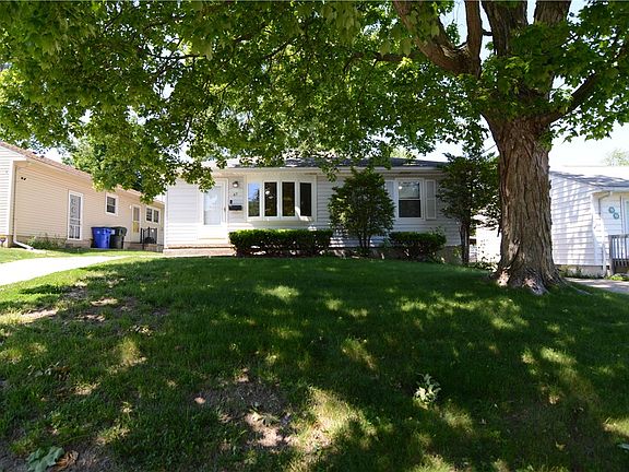 2nd image of 67 Maple Ct