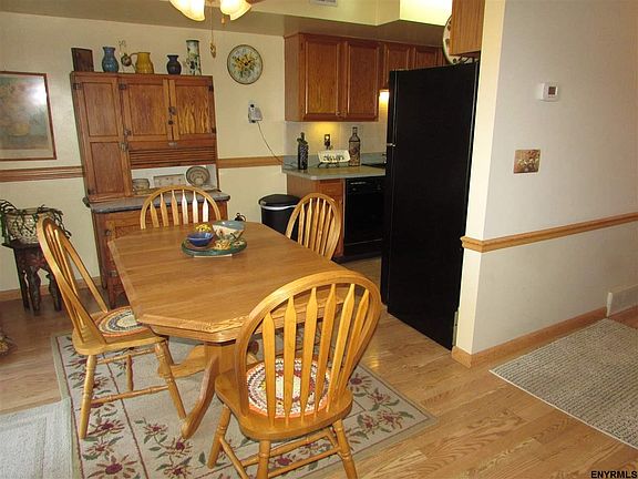 4th image of 115 Marsdale Ct