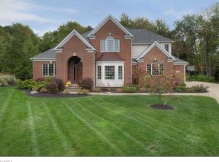 315 Capital Hill Cir, Chagrin Falls, OH 44022