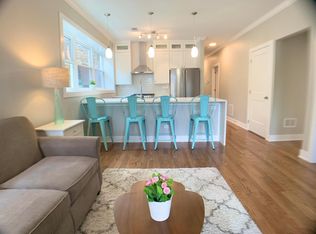 1252 W Newport Ave #1, Chicago, IL 60657
