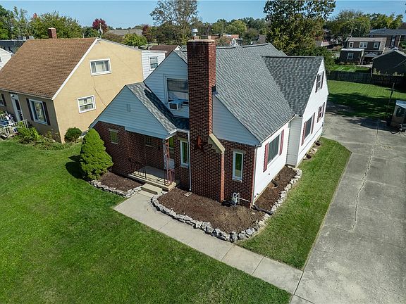 2nd image of 2420 Shawnee Blvd