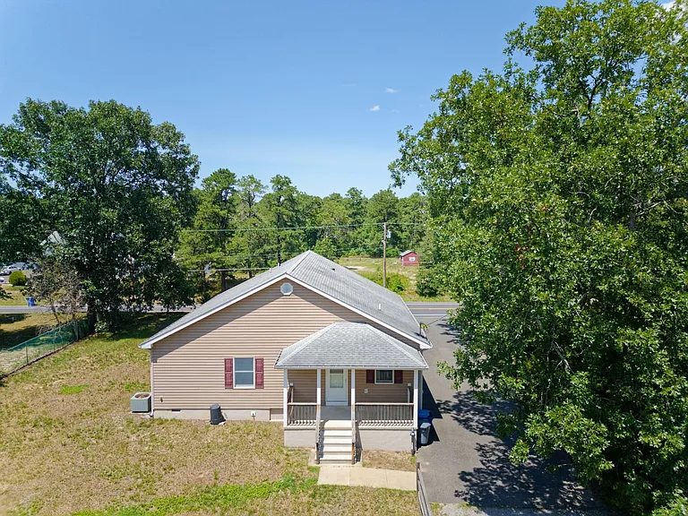 756 Lakehurst Rd — Photo 27