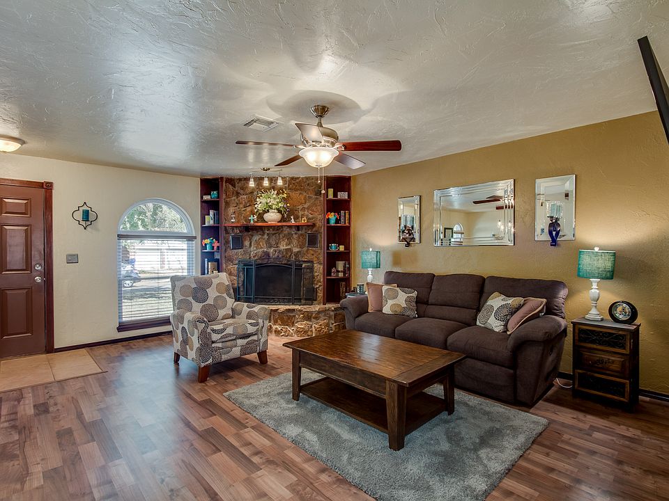 1st image of 709 S Glen Ln