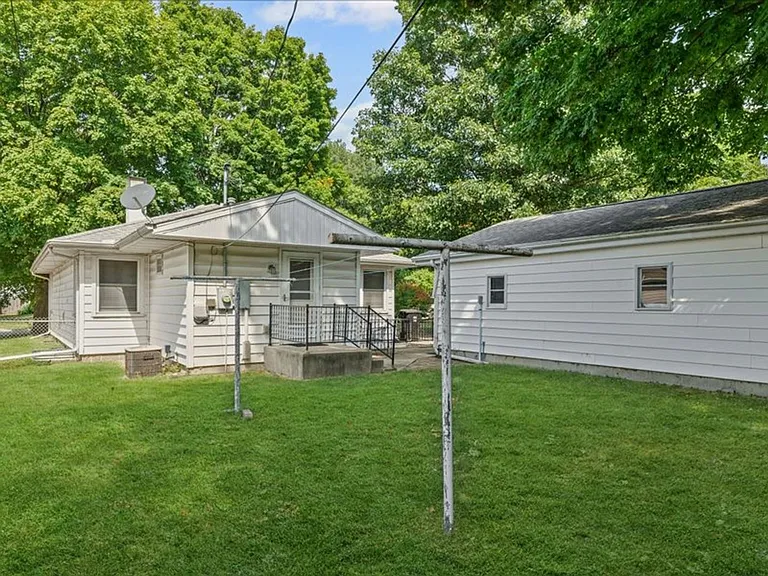 101 W Cypress St — Photo 26