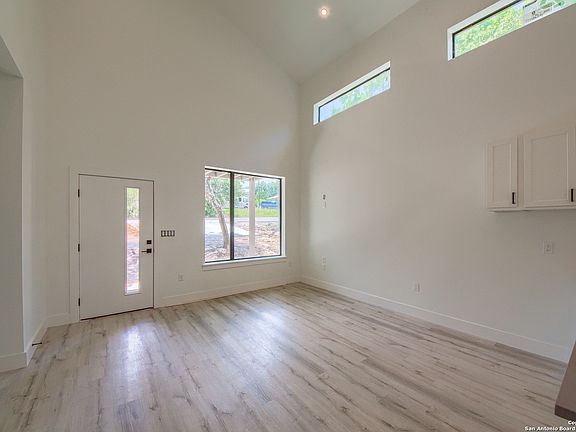 5th image of 1237 Mountain View
