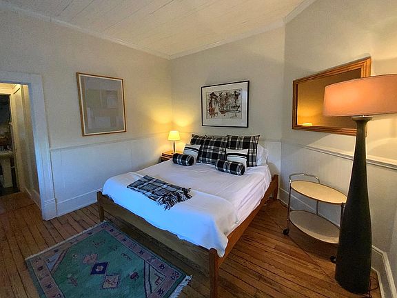 4th image of 145 Melrose Ave #145A