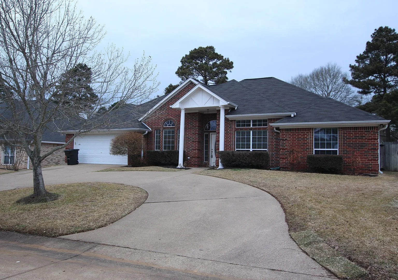 Coming soon: Beautiful 4 bedroom home in Oasis South! — Photo 2