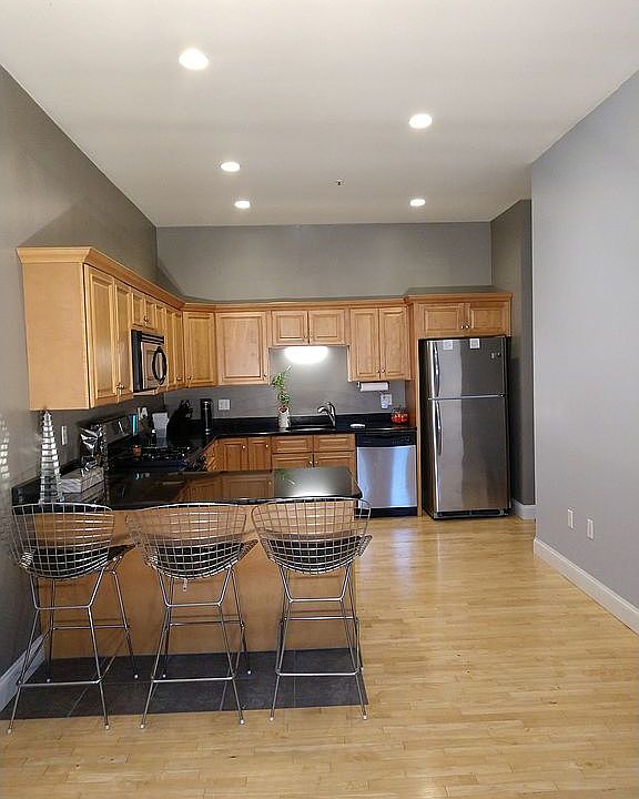 SS, maple, granite kitchen