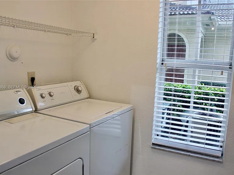 2548 Centergate Dr #107 — Photo 10