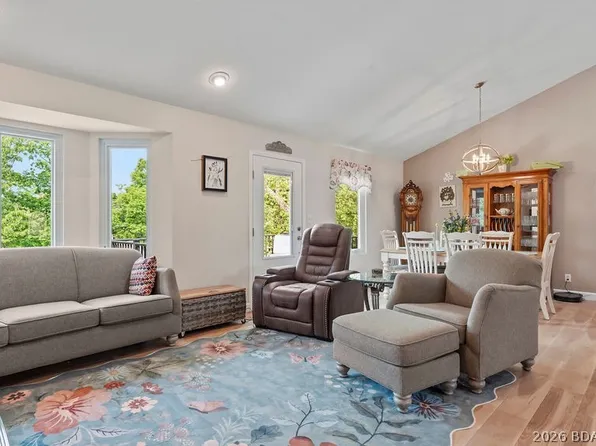 191 Park Place Dr, Kaiser, MO 65047
