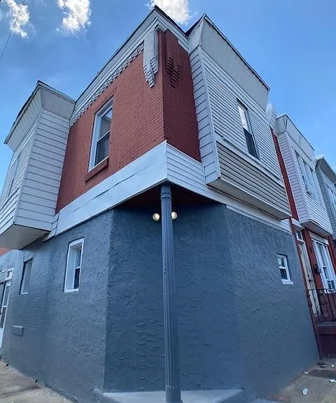 1950 Clarence St #2 — Photo 7