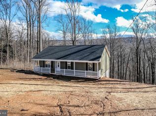 928 High Top Rd, Linden, VA 22642