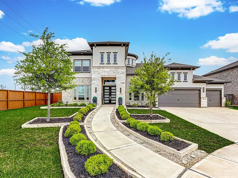 9903 Regal Bend Dr — Photo 2