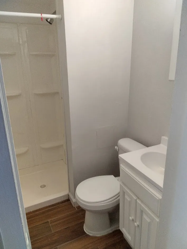 4 bed, 1000 sqft, $3,600 — Photo 2