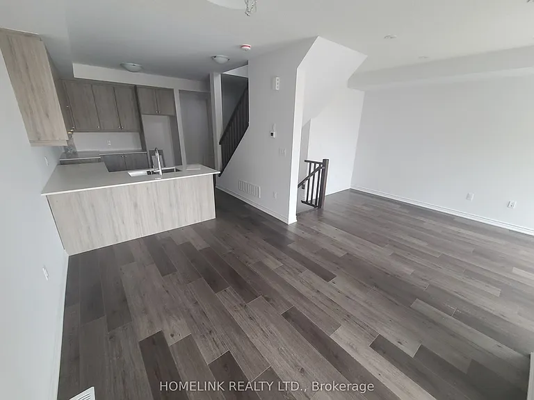61 Soho St #121 — Photo 6