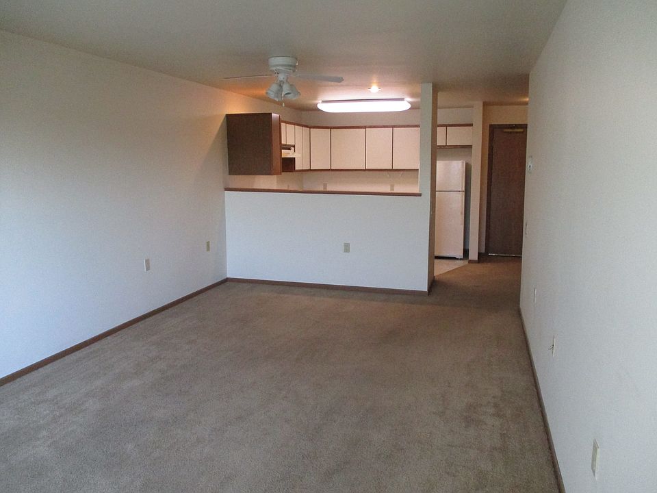 2nd image of 641 W Main St APT 307
