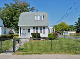 12 W Maltbie Ave, Suffern, NY 10901